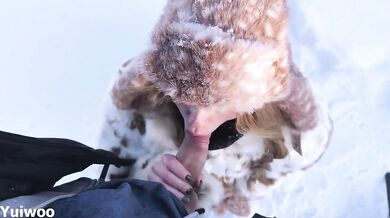 Yuiwoo Swallows Fresh Cum In A Snow Outdoors