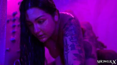 Roxanne Roselle Fucked By BBC In The Shower