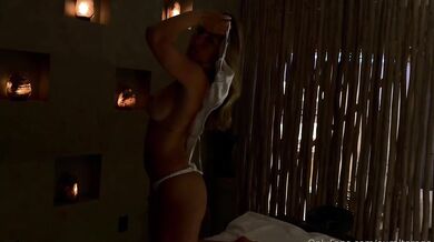 Rebecca McLeod Gets Fucked During A Massage