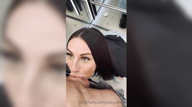 Juicy.Alison Blowjobs Her Boyfriend's Cock In Public