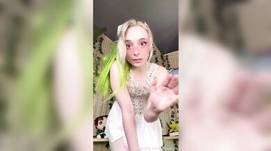 Blonde Mayvisalyce Shows Off Her Pussy With JOI