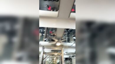 BaddieMaddy Squirts At The Gym