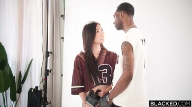 Lucy Mochi Gets Her Pussy Stretched By Hollywood Cash's Big Black Cock