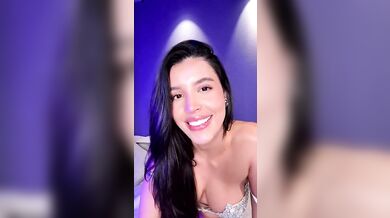 Hanna Miller Shows Off Her Sexy Tits