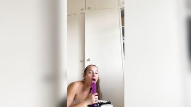 MercedesTheDancer Enjoying Early Morning Masturbation