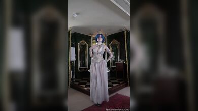 Blue Haired Lyra Crow Strips Naked To Show Her Curvy Body