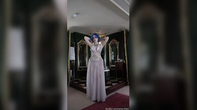 Blue Haired Lyra Crow Strips Naked To Show Her Curvy Body
