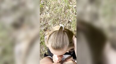 GF Isabelxm Enjoys An Outdoor Blowjob