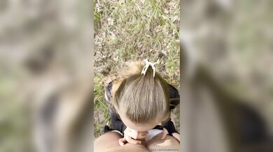 GF Isabelxm Enjoys An Outdoor Blowjob