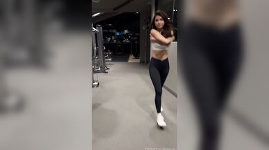 OnlyFans Babe Prettypinkcatwomen Sucks A Cock After Workout