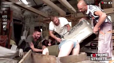 Extreme public fuck!