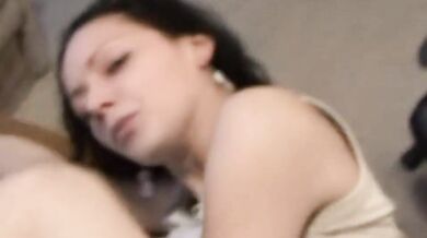 Amatérka šuká tvrdě za rychlý prachy