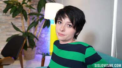 Short-haired petite babe Kitty Lynn