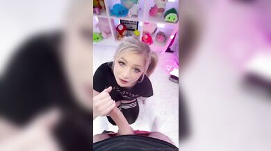 Blonde Jade Pixel Takes A Deep Drilling On Her Gaming Chair