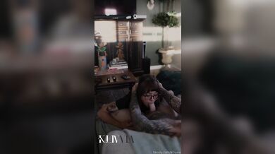 Klivvia Distracts Her Boyfriend From Playing Games