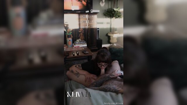 Klivvia Distracts Her Boyfriend From Playing Games