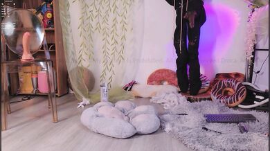 A Long Tsumugi Shirogane Cosplay Solo for Molly Knichan