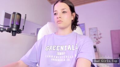 Very pretty webcam teen solo teasing