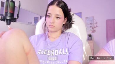 Very pretty webcam teen solo teasing
