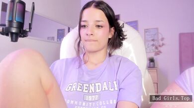 Very pretty webcam teen solo teasing