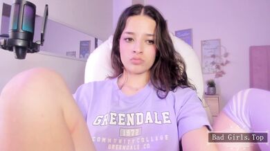 Very pretty webcam teen solo teasing