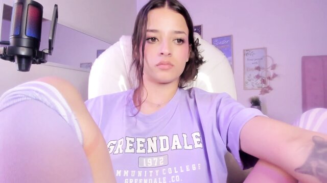 Very pretty webcam teen solo teasing