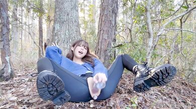 Kitty Kum Squirts In The Forest Thanks To Her Big Dildo