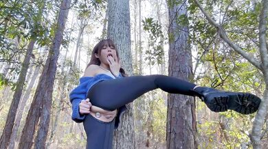 Kitty Kum Squirts In The Forest Thanks To Her Big Dildo