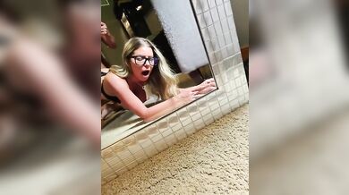 Busty MILF Brooklyn Chase Takes It Doggystyle By The Mirror