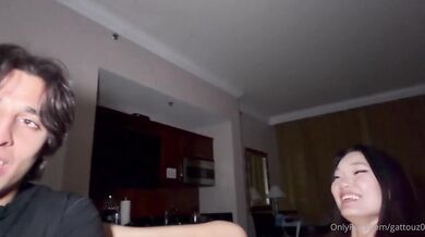Lucy Mochi gime durante un sexo salvaje en un hotel