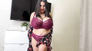 Rozzzywow Shakes Her Huge Natural Tits While Getting Fucked