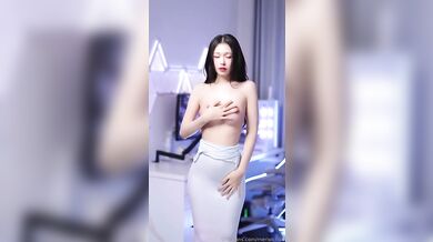 Asian Meriol Chan Shows Off Her Perfect Body