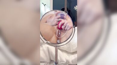 FlirtyGem Rides Her Toys And Squirts While Playing