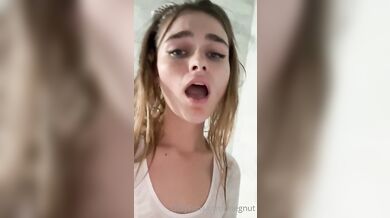 Megan Guthrie Rubs Her Wet Tits In Shower