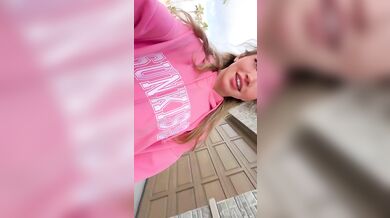 Bougie_Bb's Outdoor Pissing And Fingering