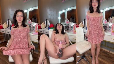Jaixpetite Spreads Her Sexy Legs And Masturbates On A Chair
