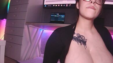 SweetPussy1311 Milks Her Natural Tits Before A Blowjob