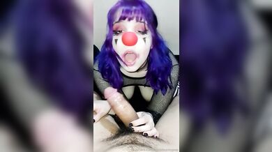 HunieBunnyPop Sucks A Hard Dick As A Clown