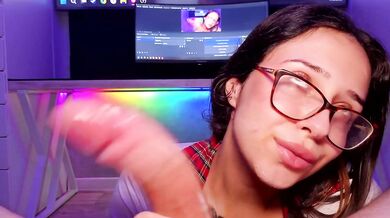 OF SweetPussy1311 Lactates While Giving A Handjob