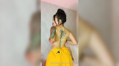 KattModel Strips And Shows Her Sexy Oily Body