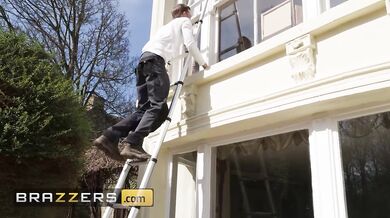 Sexy Homeowner Kayla Wild Trades Her Cash Tip For A Double Dicking From Window Washers