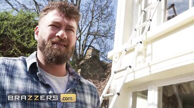 Sexy Homeowner Kayla Wild Trades Her Cash Tip For A Double Dicking From Window Washers