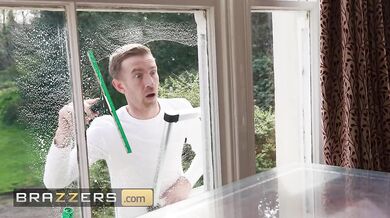 Sexy Homeowner Kayla Wild Trades Her Cash Tip For A Double Dicking From Window Washers