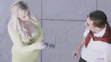 Horny Blonde Babe Kenzie Taylor