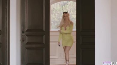 Horny Blonde Babe Kenzie Taylor