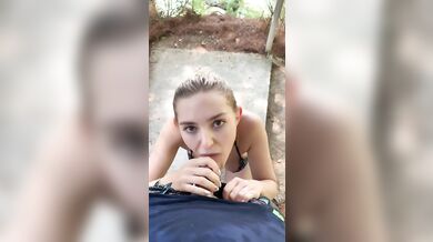 Eva Elfie Gives A Quick Blowjob To Her Boyfriend While Trekking On The Island