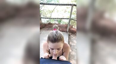 Eva Elfie Gives A Quick Blowjob To Her Boyfriend While Trekking On The Island