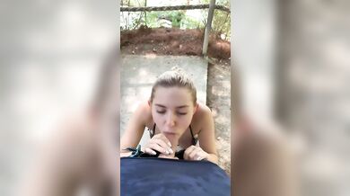 Eva Elfie Gives A Quick Blowjob To Her Boyfriend While Trekking On The Island