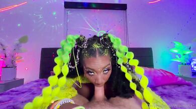 Busty TiaMaria Gets A Facial By A BWC Fcuk