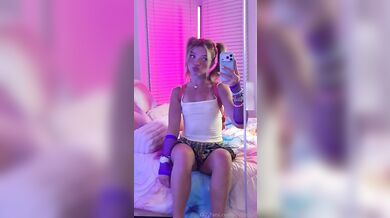 Blonde Teen Bougie_Bb Masturbates With Her Vibrator